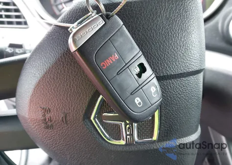 2013 Dodge Journey Sxt z USA, uszkodzony, nr VIN 3C4PDCBG5DT527040